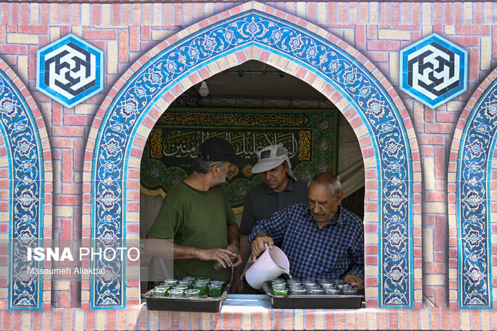 پخت و توزیع ۱۰ هزار پرس غذا توسط موکب جوادالائمه محمدشهر