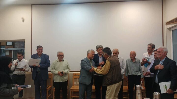 «خال لبت»؛ شاعران دیار ۱۵ خرداد یاد امام(ره) و شهدای قیام را گرامی داشتند