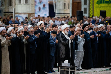 اقامه نماز جمعه تهران - مرقد امام (ره)