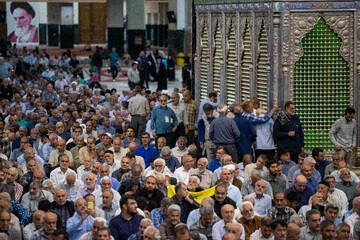 اقامه نماز جمعه تهران - مرقد امام (ره)