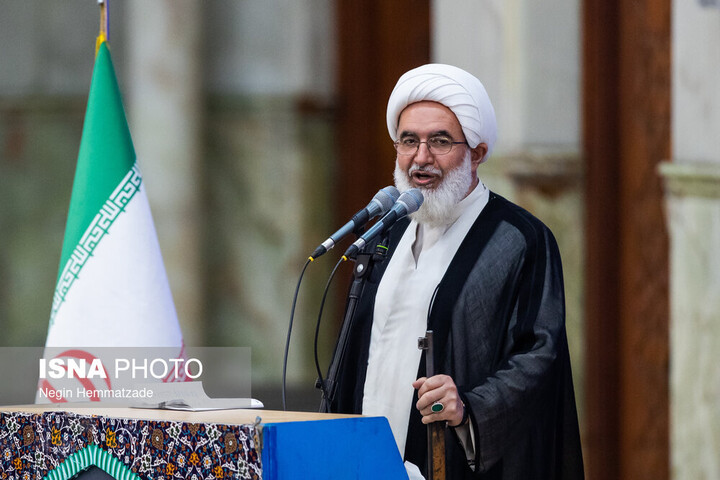 خطیب جمعه تهران: دشمن شکست مفتضحانه خورده و به التماس افتاده، ادبیات باخت را هم بلد نیست