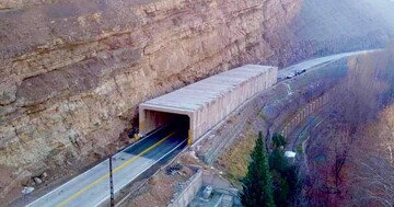 اجرای گالری ایمنی ۲۰۰ میلیارد تومانی در محور کندوان برای مقابله با ریزش سنگ