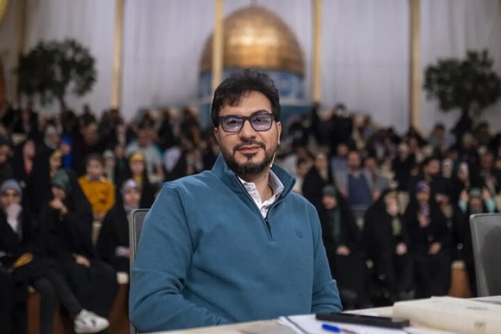 شاکرنژاد:  نیازمند پوست‌اندازی در روش‌ها هستیم