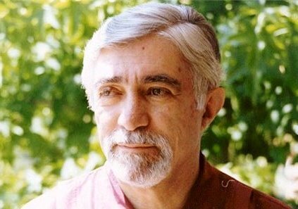 او را شاعر زمانه می‌دانستند جز فروغ!