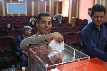 هم‌افزایی برای توسعه جهاد دانشگاهی هرمزگان - تأکید معاون هماهنگی و امور مجلس بر تسریع پروژه‌های عمرانی