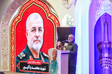 سخنرانی علی‌اکبر پور جمشیدیان، معاون سیاسی و امنیتی وزارت کشور در بزرگداشت سپهبد شهید محمد پاکپور - حرم مطهر رضوی