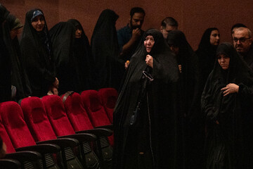 حضور طیبه ماهرو زاده در محفل شعر مقاومت