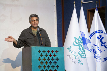اولین اکران عمومی مستند «شاخه‌ای روی آب»