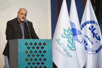 اولین اکران عمومی مستند «شاخه‌ای روی آب»