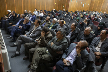 اولین اکران عمومی مستند «شاخه‌ای روی آب»
