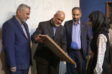 اولین اکران عمومی مستند «شاخه‌ای روی آب»