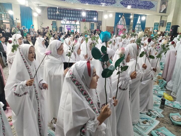 برگزاری جشن تکلیف هزار دانش‌آموز پیشوایی با محوریت پیوند مسجد و مدرسه 
