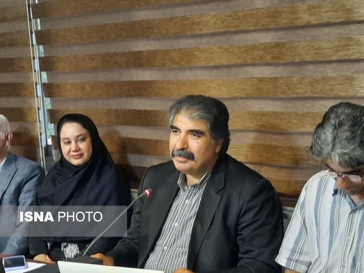 نشست عصری با «غلامعلی وحید مازندرانی»، مترجم و پژوهشگر در ساری برگزار شد