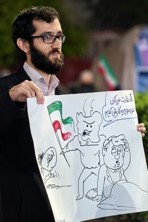 زبانِ بیپردهی تصویر؛ کاریکاتور در بازخوانیِ تلاقیِ «سیاست و اقتصاد»