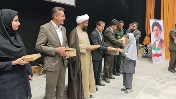 امام جمعه بهاباد: قرآن کریم باید به عنوان نقشه راه در متن زندگی دانش‌آموزان قرار گیرد