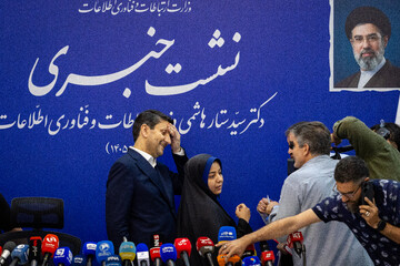 نشست خبری سید ستار هاشمی، وزیر ارتباطات و فناوری اطلاعات