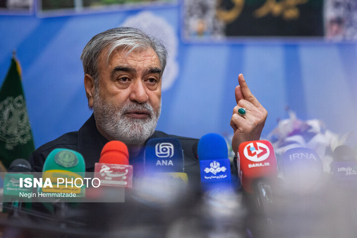 عزیزی: در آخر ما و کشورهای همسایه در منطقه می‌مانیم، چشم در چشم