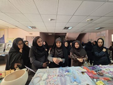 نمایشگاه صنایع‌دستی فرصتی برای حمایت از بانوان هنرمند است