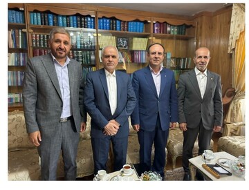 تقدیر از اقدامات کانون وکلای دادگستری مرکز در تبیین ابعاد حقوقی جنگ تحمیلی