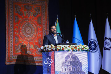 سخنرانی محمد معتمدی‌زاده ،نماینده مردم سیرجان و بردسیر در مجلس شورای اسلامی در افتتاح نمایشگاه صنایع‌ دستی خلاق تُرنگ - کرمان