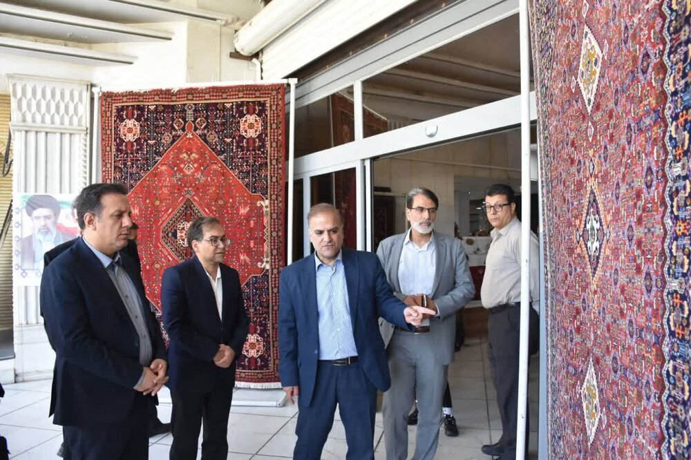 معاون استاندار: فرش دستباف فارس ظرفیت تبدیل شدن به