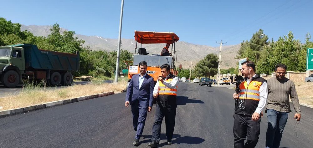 پیشرفت ۸۰ درصدی روکش آسفالت محور تویسرکان- سرکان