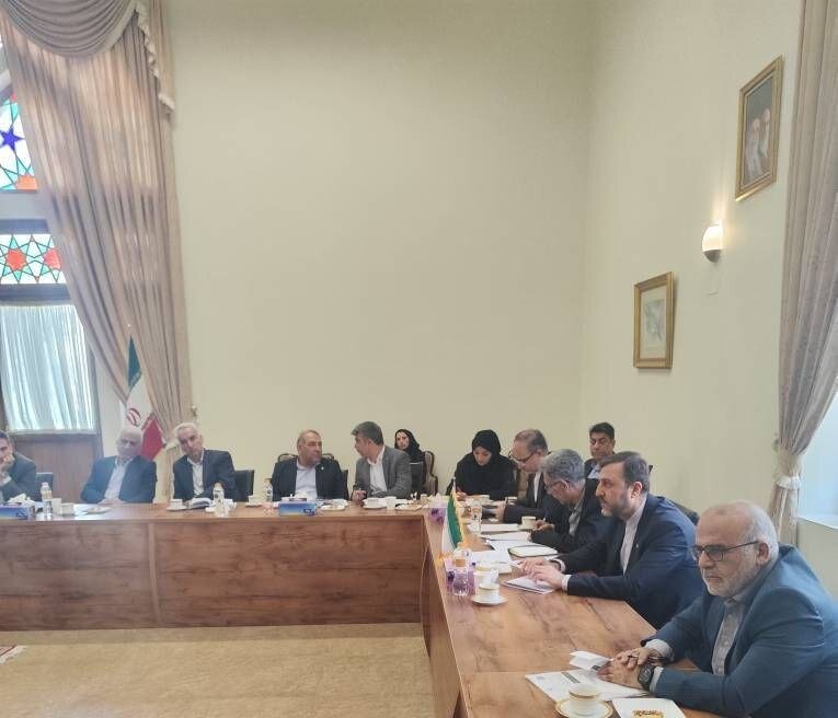 نشست بهره‌برداری از ظرفیت‌های حوزه خزر در بخش حمل و نقل با ح