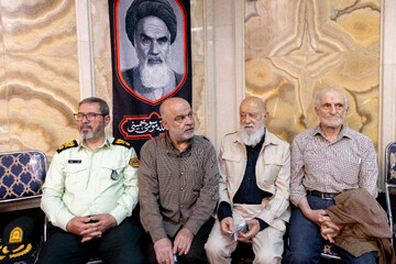 مهدی چمران رییس شورای شهر تهران و سردار مهری در مراسم سالگرد شهید سپهبد محمد باقری