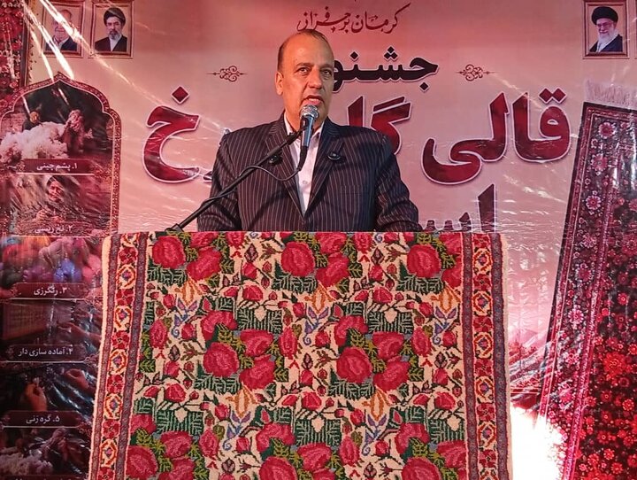 گنج اصلی اسفندقه، مردمان قالیباف هستند/ وعده بیمه و تسهیلات برای احیاء فرش گلسرخ