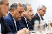 انتقاد روزنامه اصولگرا از تندروها: نق می‌زنند/ نفس‌شان از جای گرم بلند می‌شود