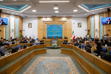 نشست خبری استاندار اصفهان و معاونان