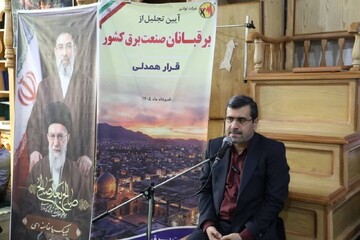 مدیرعامل توزیع برق اهواز: برقبانان خط مقدم پایداری شبکه برق هستند