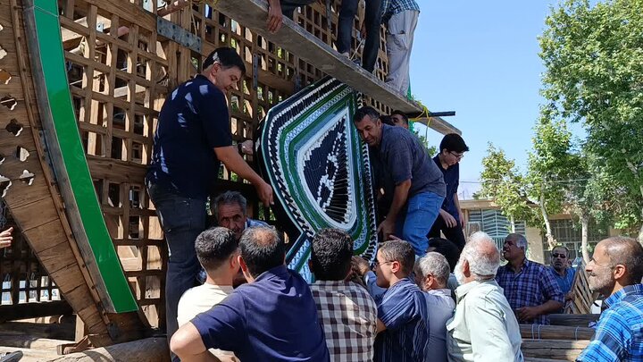 نخلبندی مهریز؛ آیینی که آینههای نذر، ایمان و خاطره را بر شانه تاریخ مینشاند