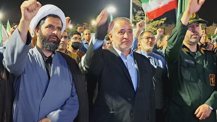 مردم ایران با «زندگی با آیه‌ها» ایمان و ایستادگی را به میدان آوردند