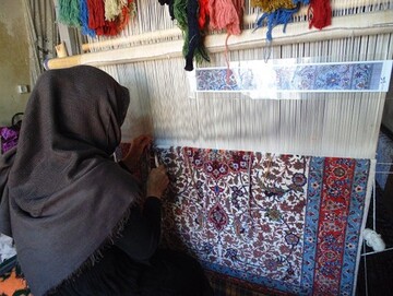 احیای فرش سیستان با ورود نسل جوان به قالی‌بافی