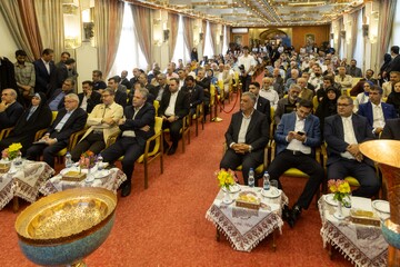 اصفهان ظرفیت تبدیل‌شدن به مرکز جهانی صنایع‌دستی را دارد/ ضرورت تفویض اختیارات و تسهیل صاد