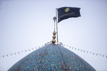 آیین تعویض پرچم گنبد حرم مطهر احمد ابن موسی حضرت شاهچراغ (ع) - شیراز