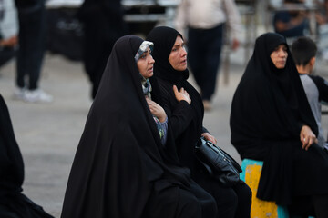 تعویض پرچم حسینیه اعظم زنجان