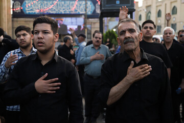 تعویض پرچم حسینیه اعظم زنجان