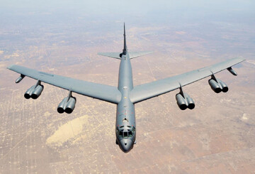بمب‌افکن B-52 آمریکا سقوط کرد