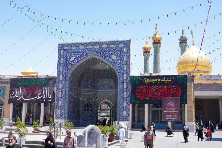 حرم بانوی کرامت سیاهپوش شد + تصاویر