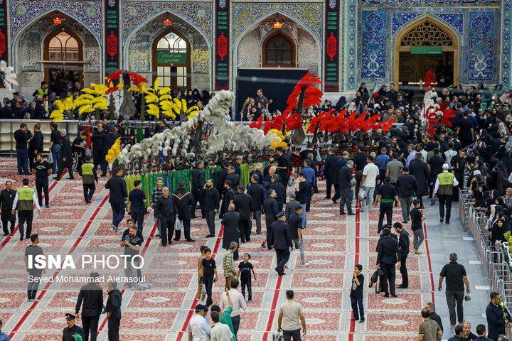 اجرای بیش از ۱۵۰۰ برنامه فرهنگی و تدارک ۴.۱ میلیون وعده غذای اصلی برای زائران در حرم رضوی