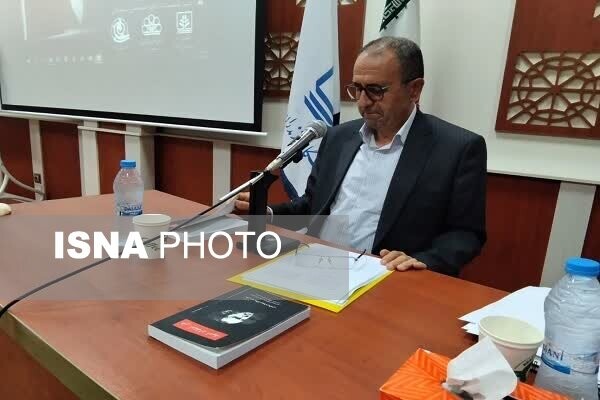 نشست داستان یک کتاب، یک نویسنده با محوریت کتاب «در امتداد امید» برگزار شد