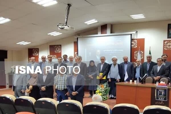 نشست داستان یک کتاب، یک نویسنده با محوریت کتاب «در امتداد امید» برگزار شد