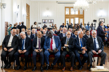 نشست سید عباس عراقچی با سفرا و روسای نمایندگی‌های خارجی و بین‌المللی