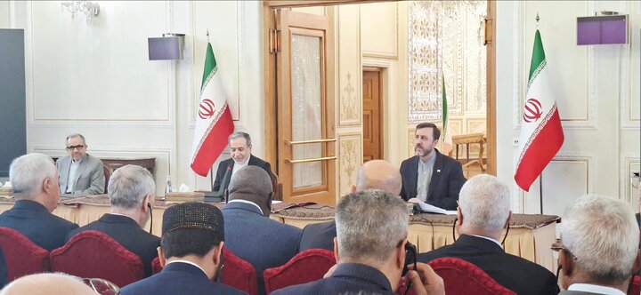 نشست عراقچی با سفرا و روسای نمایندگیهای خارجی و بینالمللی مقیم تهران