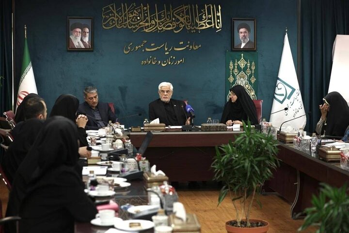 عارف: اختلاف‌نظرها درباره مذاکرات نباید به دعوای داخلی و مخالفت تبدیل شود