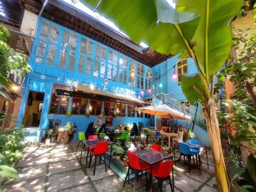 عمارت قاجاری بالازاده رشت جان دوباره گرفت/بازگشت شور زندگی به بن‌بست قوام