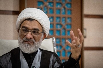 نقد دلسوزانه با تفرقه‌افکنی تفاوت دارد