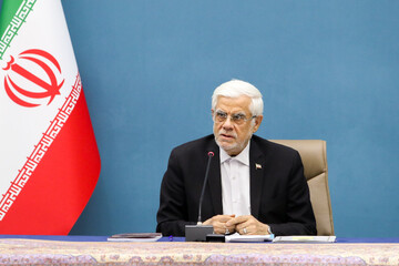 عارف: دنبال کردن منویات رهبری، رهبر شهید و امام راحل اولویت دولت است